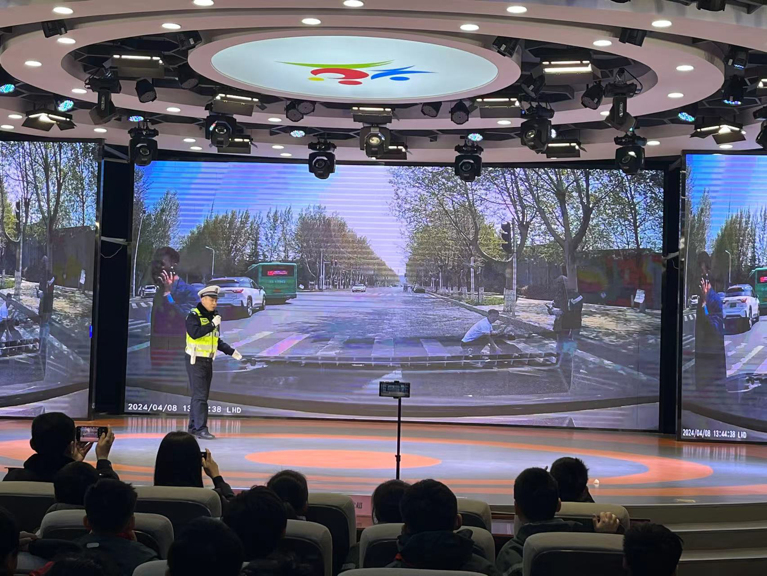 交通安全宣傳丨交警進(jìn)校園 安全“駐”童心 圖片