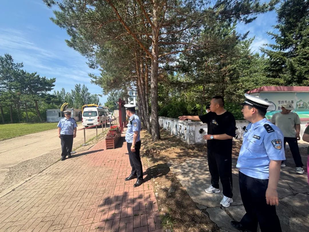 多部門聯(lián)動(dòng)筑牢校車安全防線/ 多部門聯(lián)動(dòng)筑牢校車安全防線