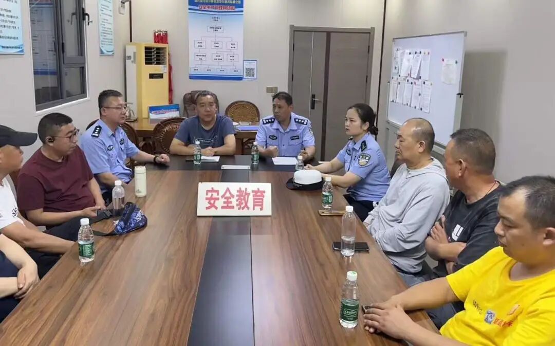 秋季開學(xué)，你家孩子坐的校車被“查”了......