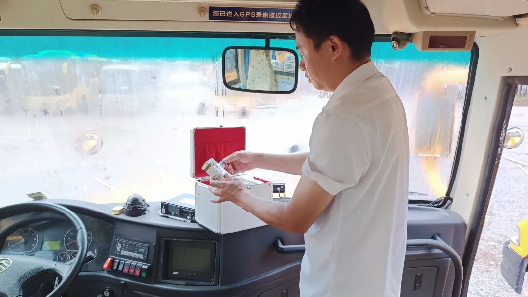 開學(xué)倒計時！三水運發(fā)開展校車安全檢查，護航學(xué)生平安“上學(xué)路”