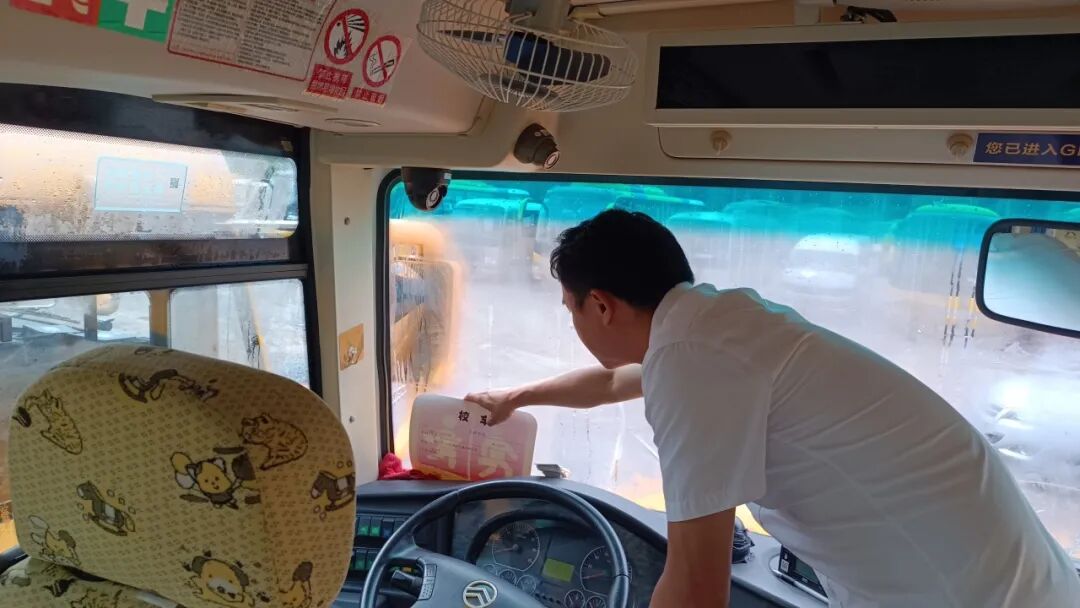 開學(xué)倒計時！三水運發(fā)開展校車安全檢查，護航學(xué)生平安“上學(xué)路”