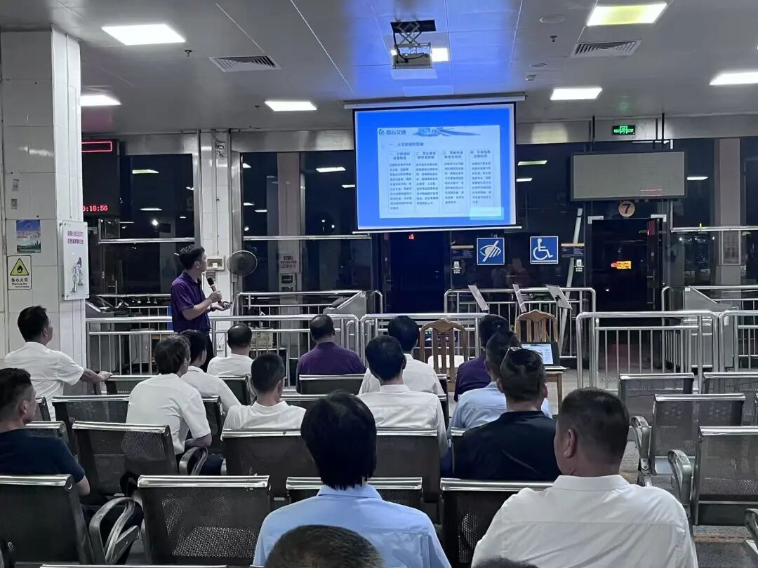 開學(xué)倒計時！三水運發(fā)開展校車安全檢查，護航學(xué)生平安“上學(xué)路”