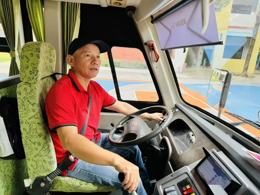 實(shí)幼安全筑牢安全防線，護(hù)航幼兒出行——蘆苞實(shí)驗(yàn)幼兒園校車安全應(yīng)急演練