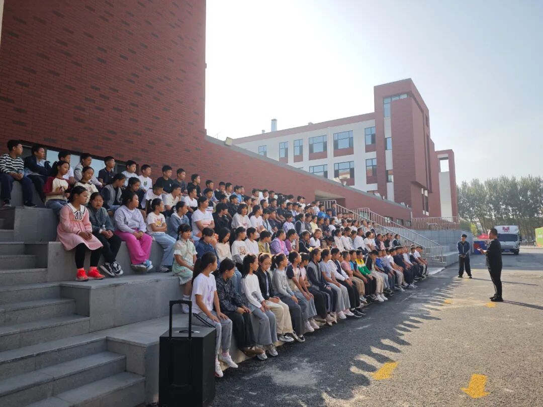 【朝氣沈北·陽照校園】筑牢安全防線！朝陽一校沈北分校校車安全演練守護(hù)學(xué)子出行路