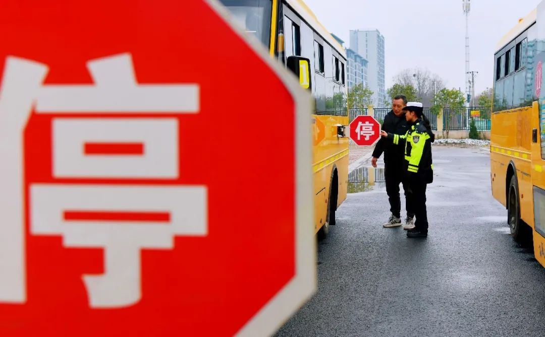護航開學季 當涂公安擰緊校車“安全閥” 圖片