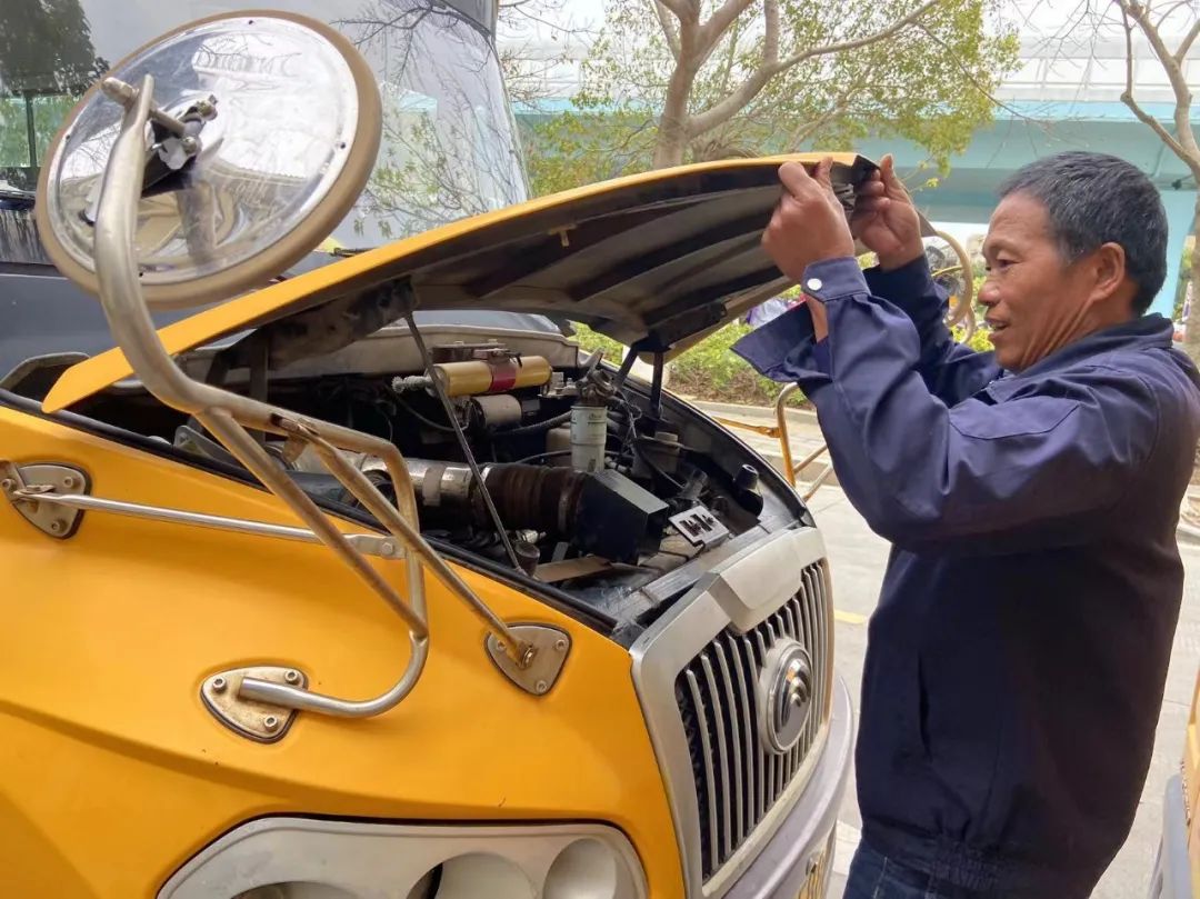 【安全童行】“為愛護航 校車安全伴我行”——金門灣幼兒園2024年校車應急逃生演練 圖片