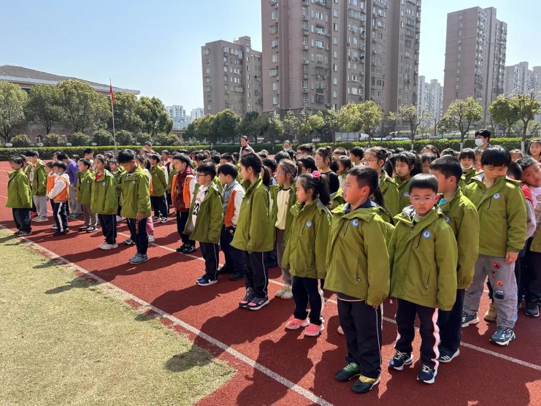 校車安全不松懈，平安乘車伴我行