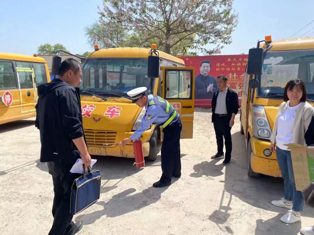 春季行動(dòng)|強(qiáng)化校車安全“大檢查” 擰緊校車出行“安全閥” 圖片