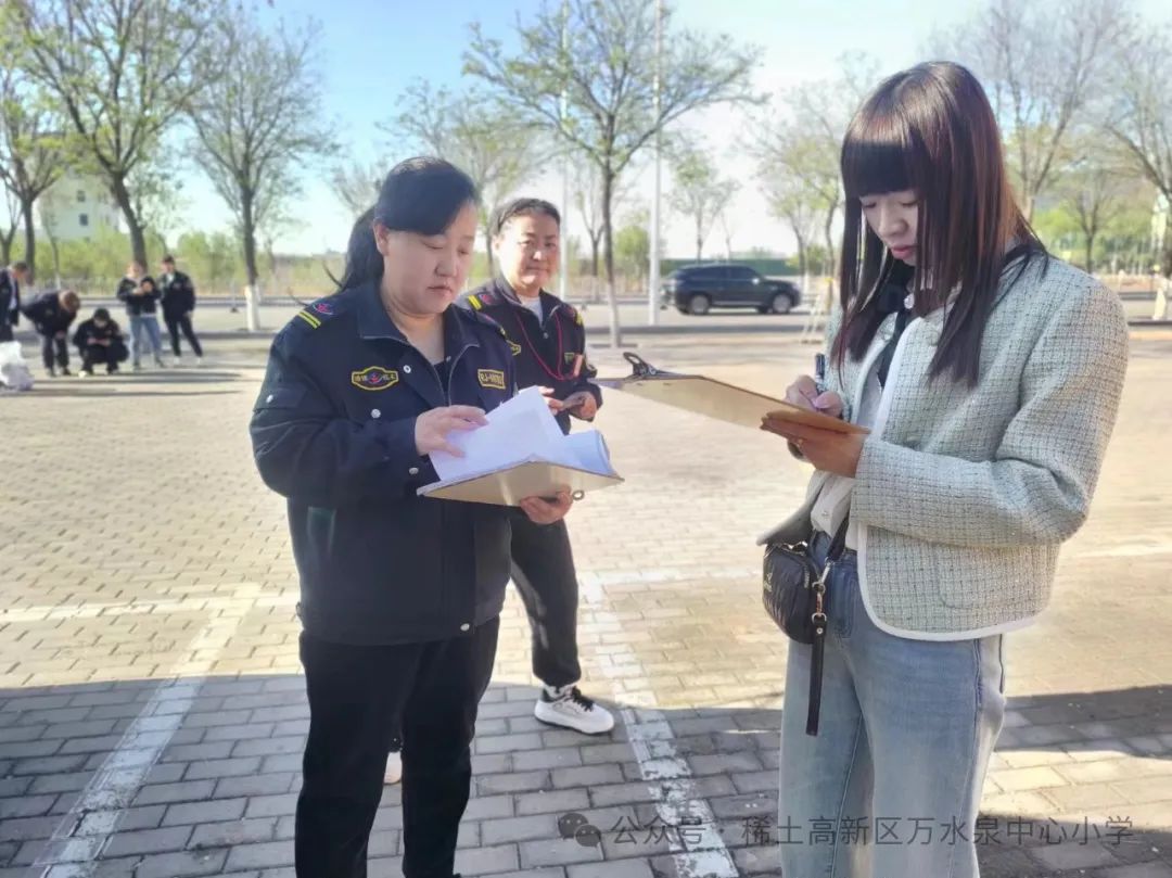 【水韻·安全】萬水泉中心小學(xué)校車安全大檢查 圖片