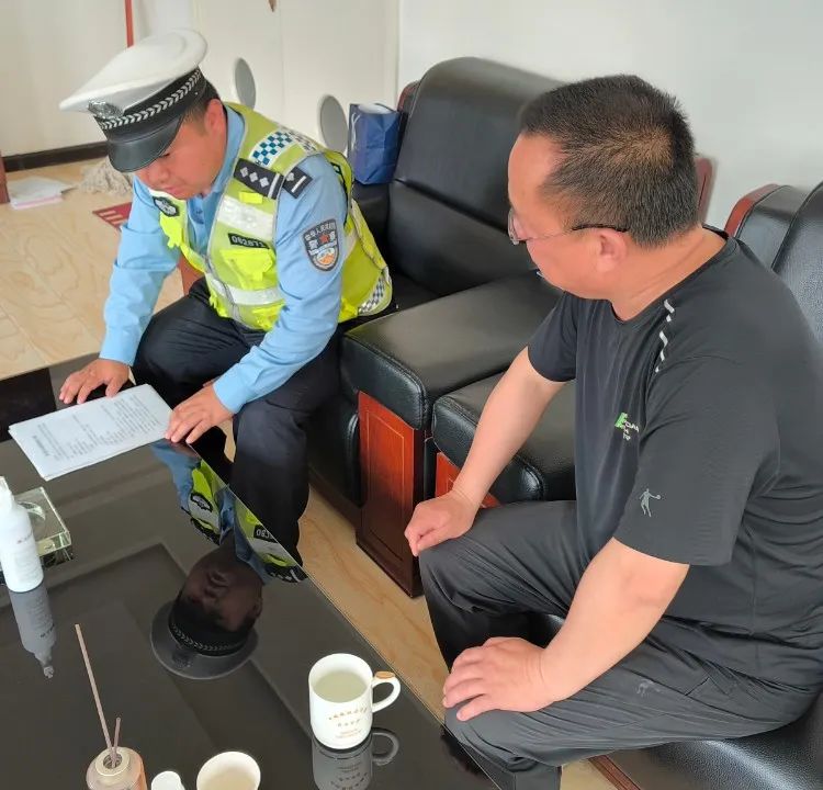 強(qiáng)化校車安全“大檢查”，擰緊校車出行“安全閥”