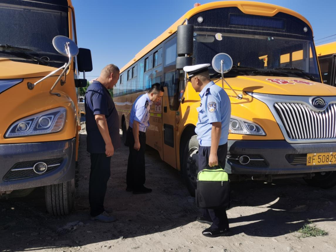 【平安之夏】擰緊校車“安全閥” 守護(hù)學(xué)生“平安路” 圖片