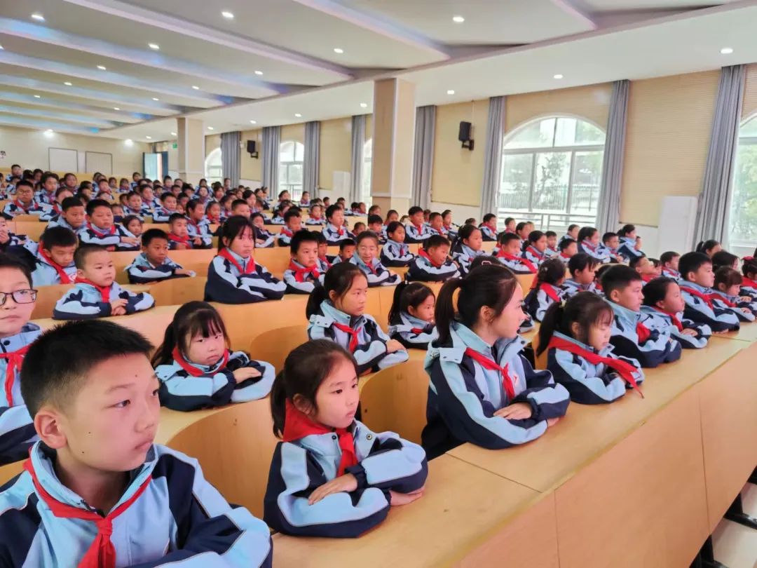 平安乘車 安全“童”行——白廟小學(xué)開展校車安全教育系列活動(dòng) 圖片