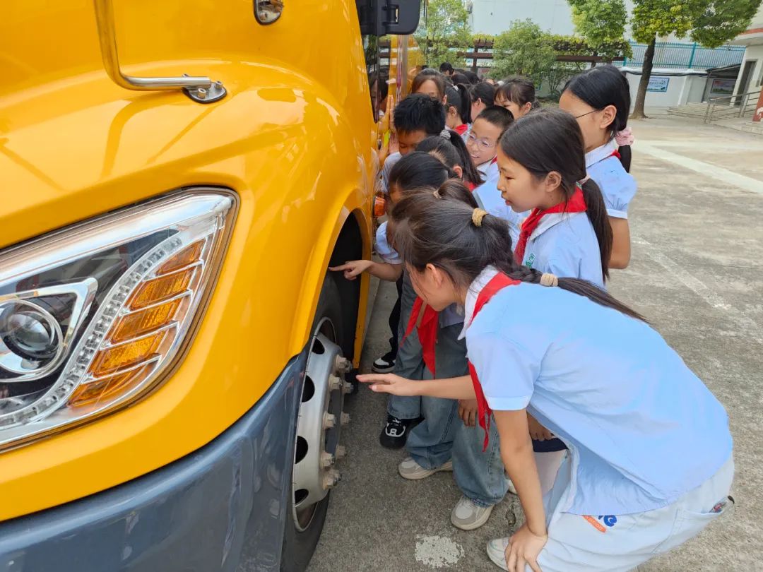 平安乘車 安全“童”行——白廟小學(xué)開展校車安全教育系列活動(dòng) 圖片