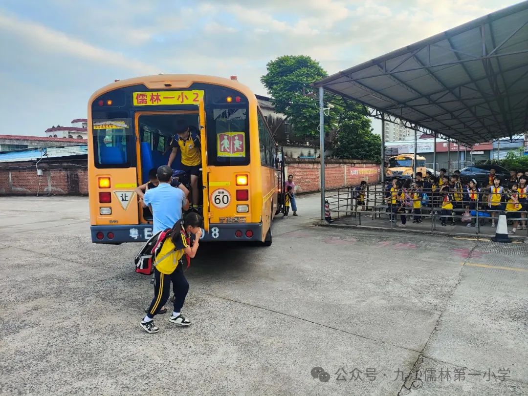 【陽光校園 活力一小】校車安全演練，為學生保駕護航