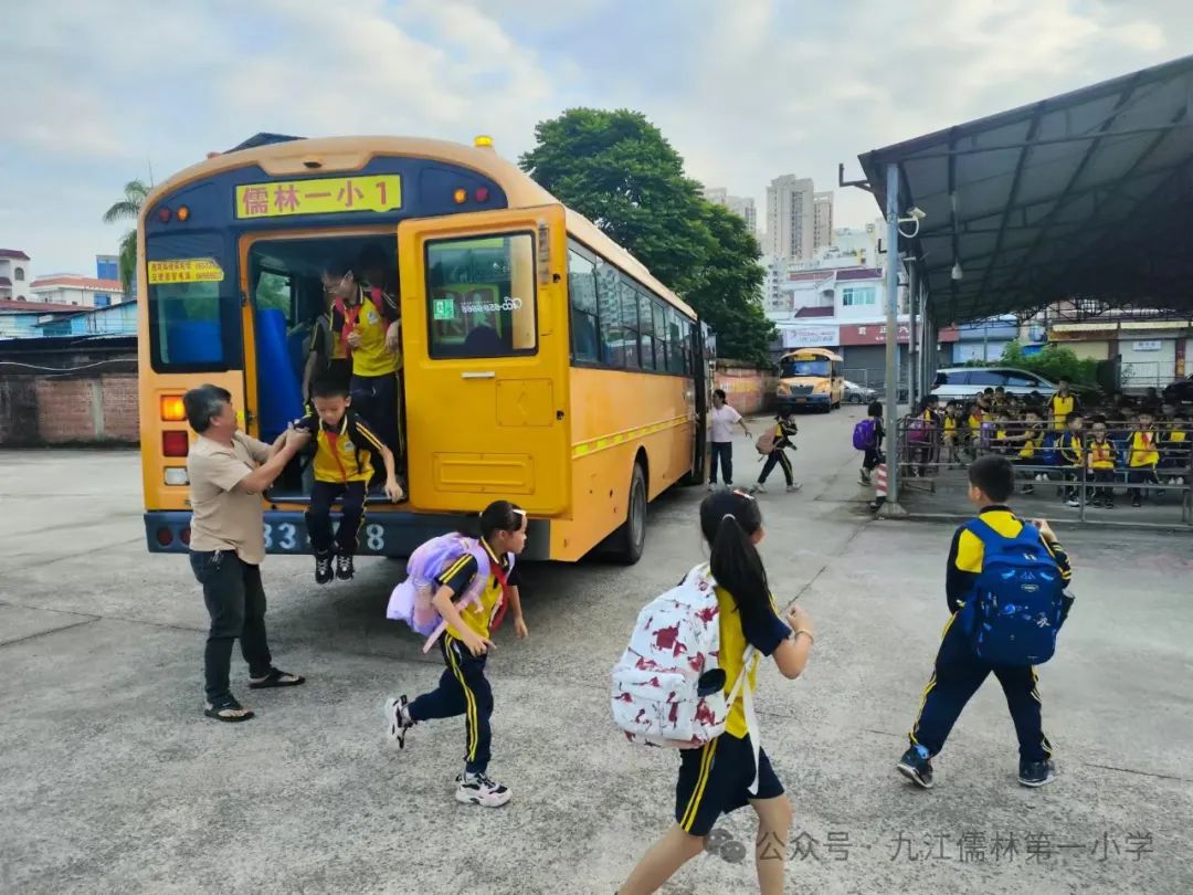 【陽光校園 活力一小】校車安全演練，為學生保駕護航