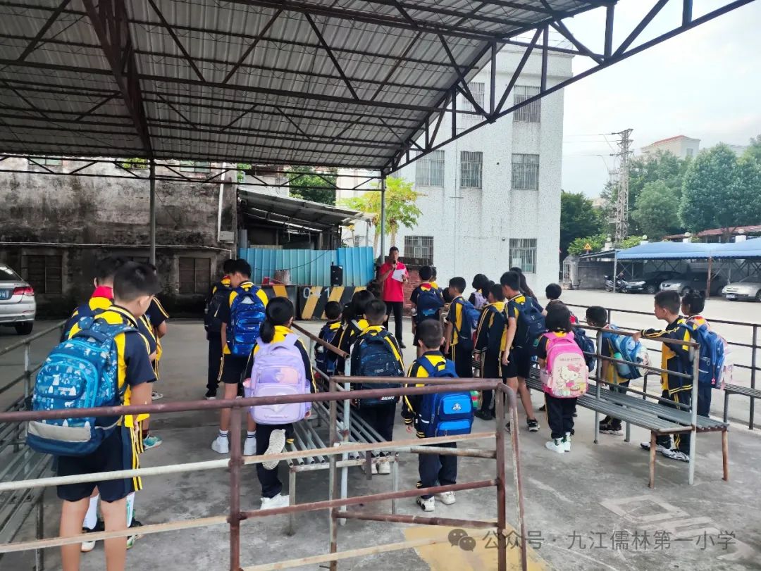 【陽光校園 活力一小】校車安全演練，為學生保駕護航