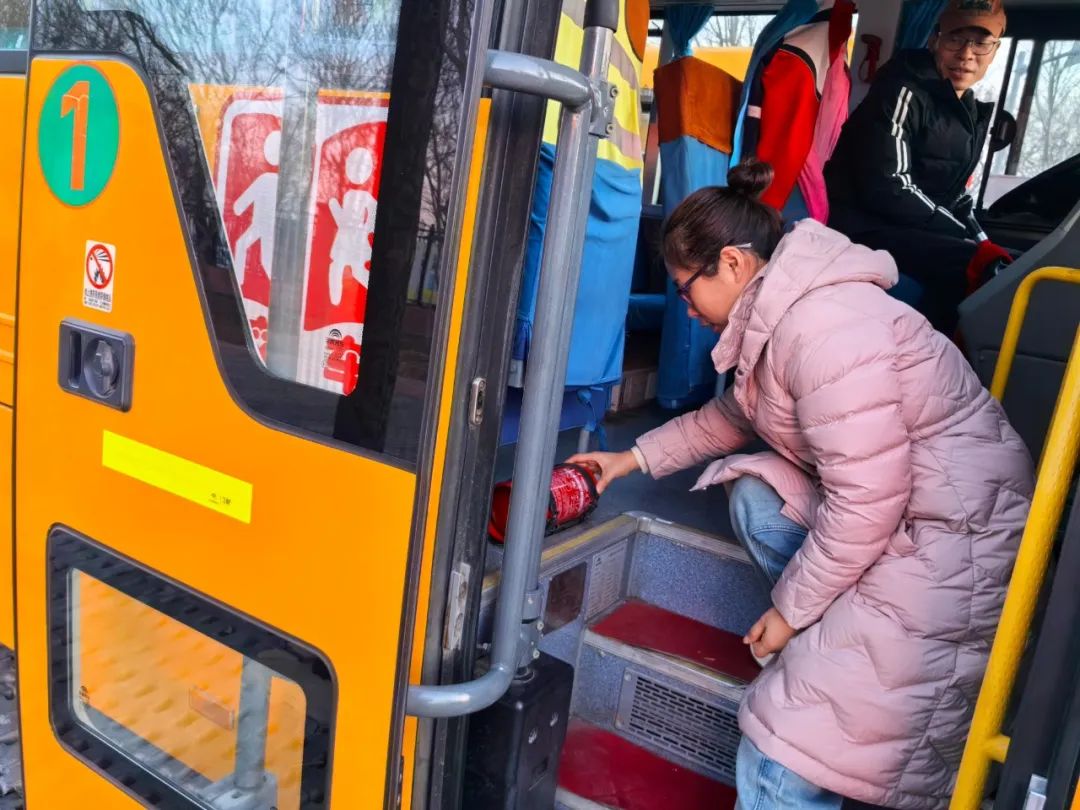 入冬之際 守護校車安全— 財落學校全面開展校車車況安全排查