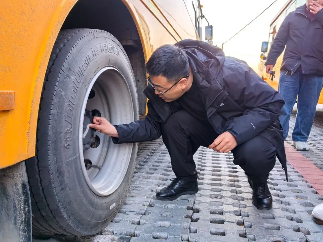 入冬之際 守護校車安全— 財落學校全面開展校車車況安全排查