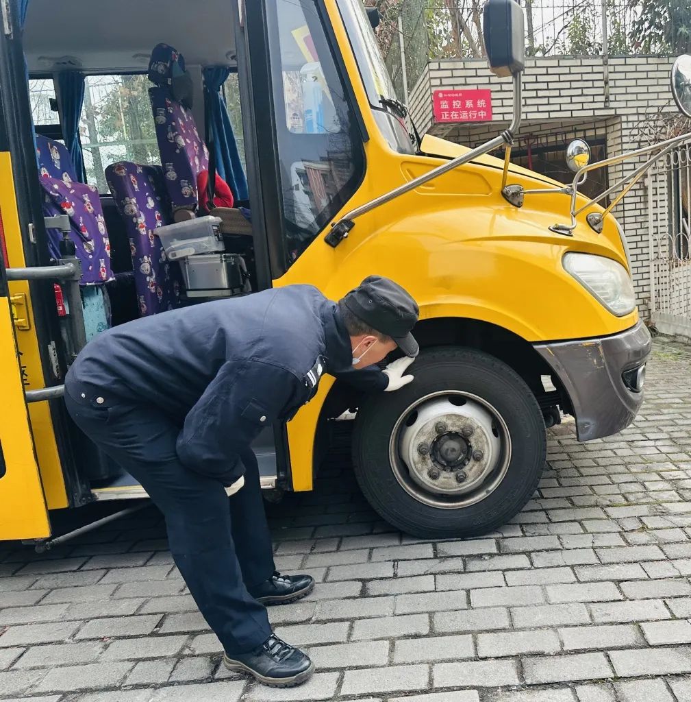 吉的堡仁智幼兒園--校車安全演練