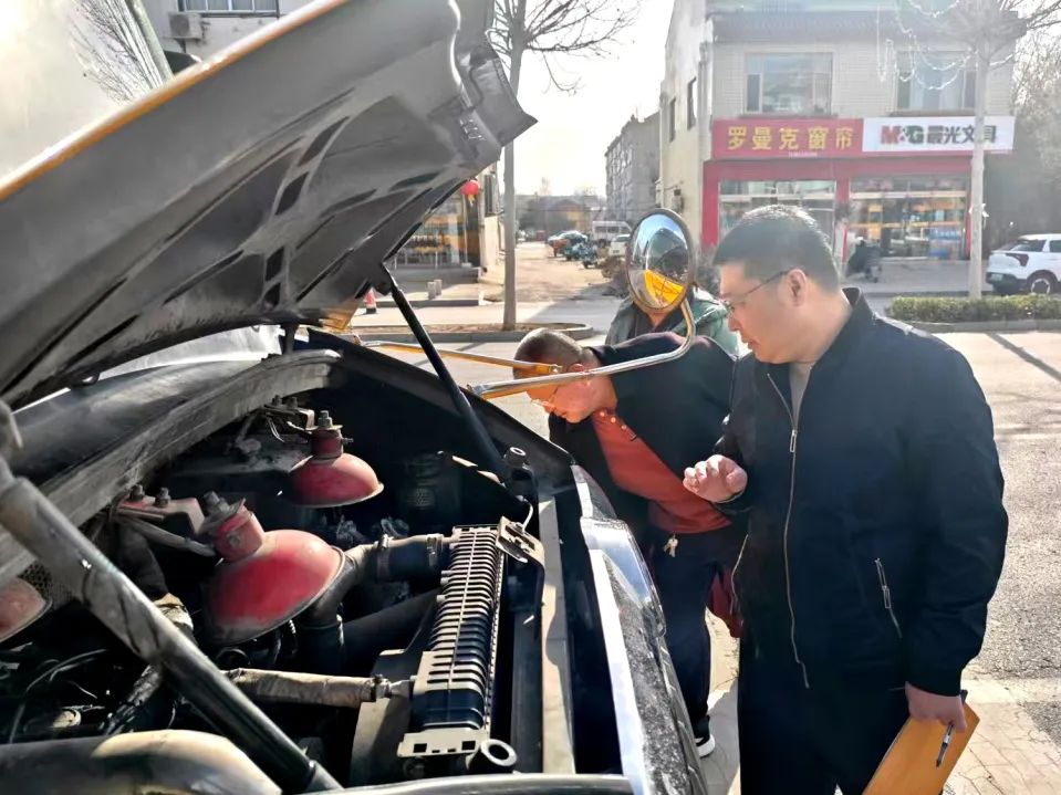 “體檢+練兵”雙管齊下丨淄川區(qū)開啟校車“全天候守護”模式 圖片