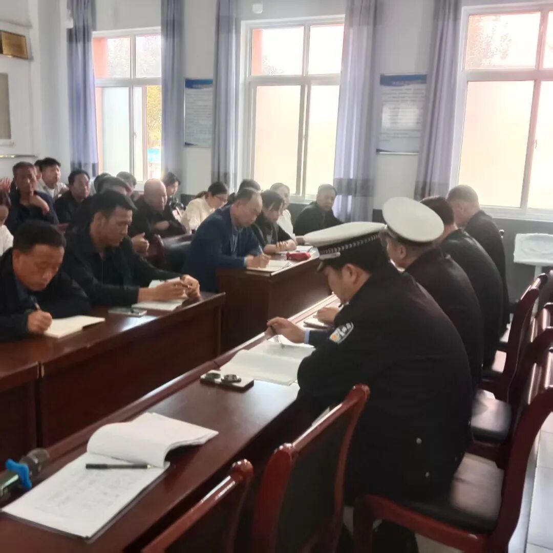 貞元中隊(duì)聯(lián)合多部門開(kāi)展秋季校車安全專題培訓(xùn)/ 貞元中隊(duì)聯(lián)合多部門開(kāi)展秋季校車安全專題培訓(xùn)