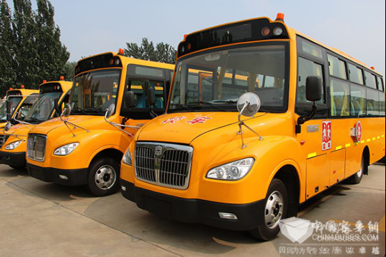 談?wù)?016年安全校車的重要選擇