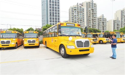 “大鼻子”校車再擴容