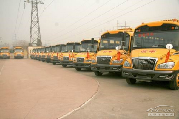 “馬上”開學(xué) 宇通“小飛俠”安陽集體上崗 宇通