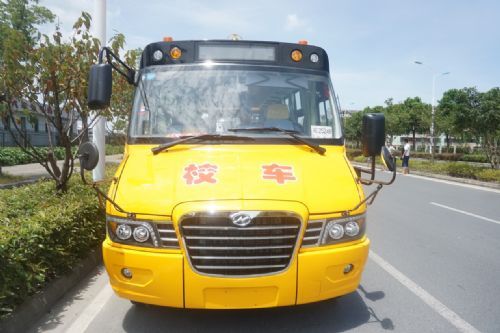 海格校車已成功交付西安市閻良區(qū)交通運輸局/ 海格校車已成功交付西安市閻良區(qū)交通運輸局