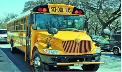 各國(guó)校車大PK   孩子安全是民族的未來