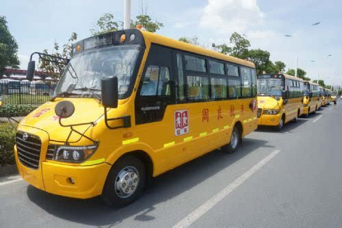 車休人不休 東港校車開展照管員暑期“比武練兵” 車休人不休 東港校車開展照管員暑期“比武練兵”