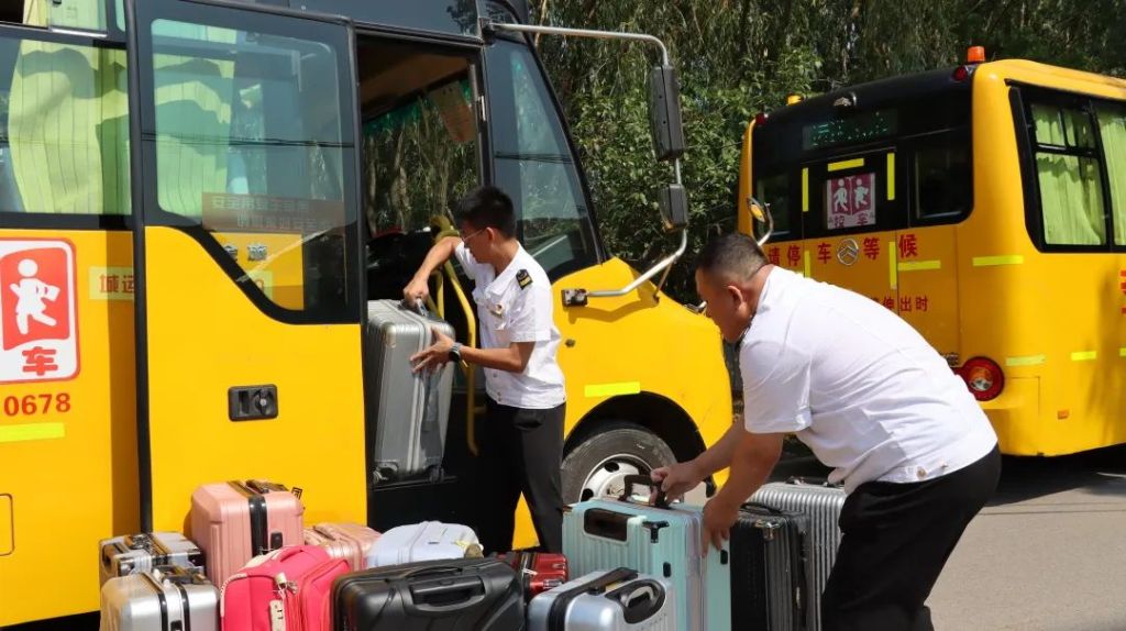 溫情守護(hù)十一載 愛(ài)心送考再啟航