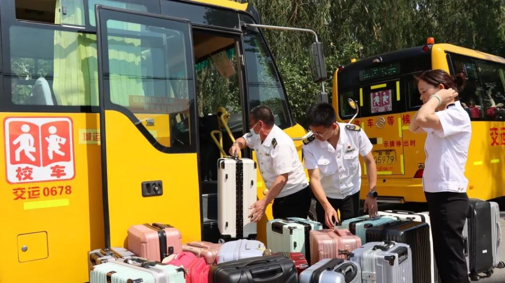 溫情守護(hù)十一載 愛(ài)心送考再啟航