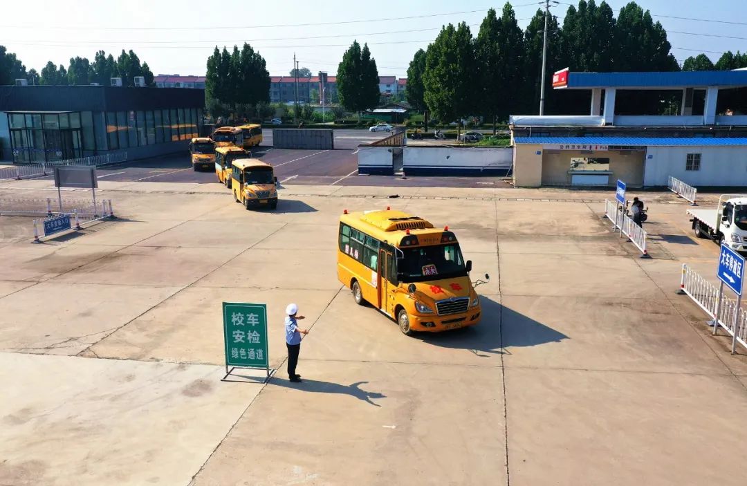 【豫筑平安】秋季開(kāi)學(xué)在即 武陟交警開(kāi)展校車安全大“體檢” 圖片