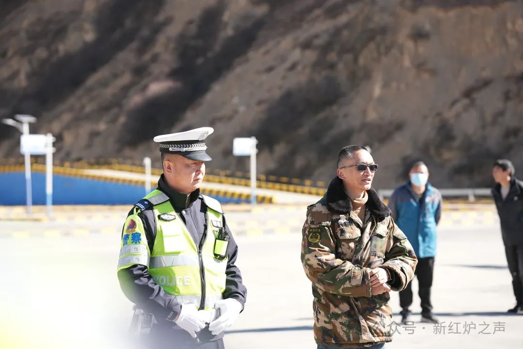 【實(shí)時(shí)爐霍】爐霍縣開(kāi)展校車(chē)安全培訓(xùn) 圖片