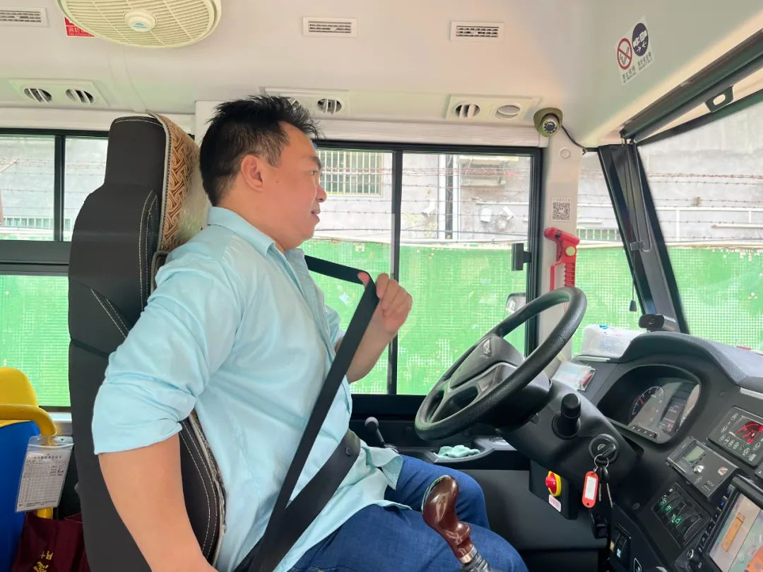 安全乘校車 平安伴我行——大嶺金色未來幼兒園校車消防應(yīng)急演練 安全乘校車 平安伴我行——大嶺金色未來幼兒園校車消防應(yīng)急演練