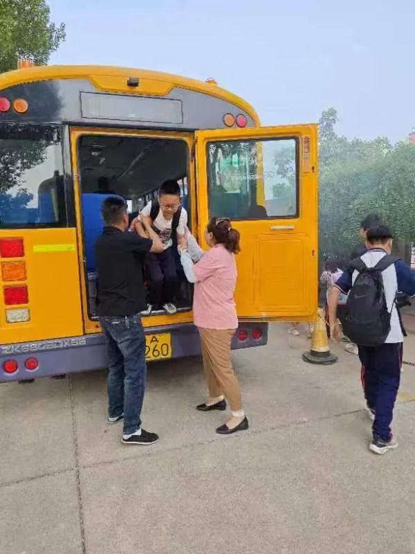 以演筑防，安全“童”行丨凱際校車開啟消防交通預(yù)案應(yīng)急演練