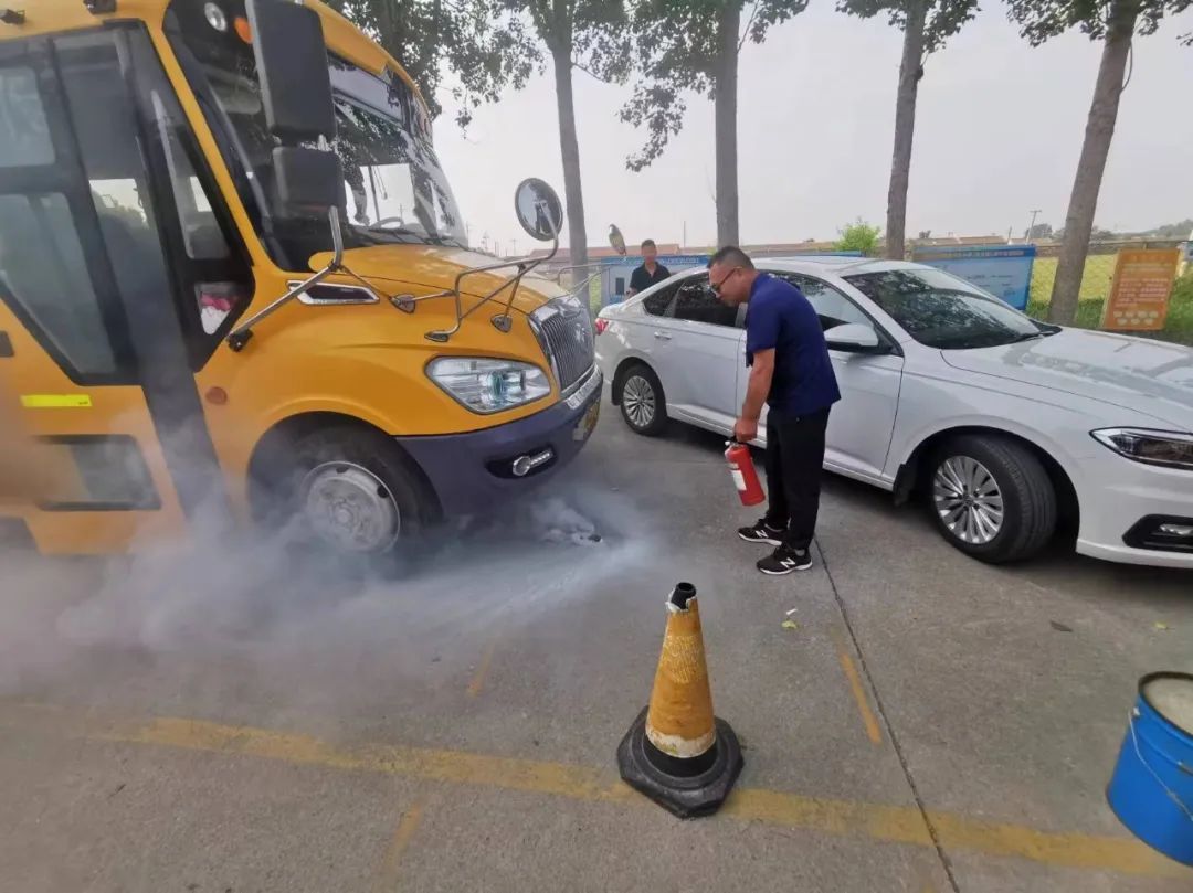 以演筑防，安全“童”行丨凱際校車開啟消防交通預(yù)案應(yīng)急演練