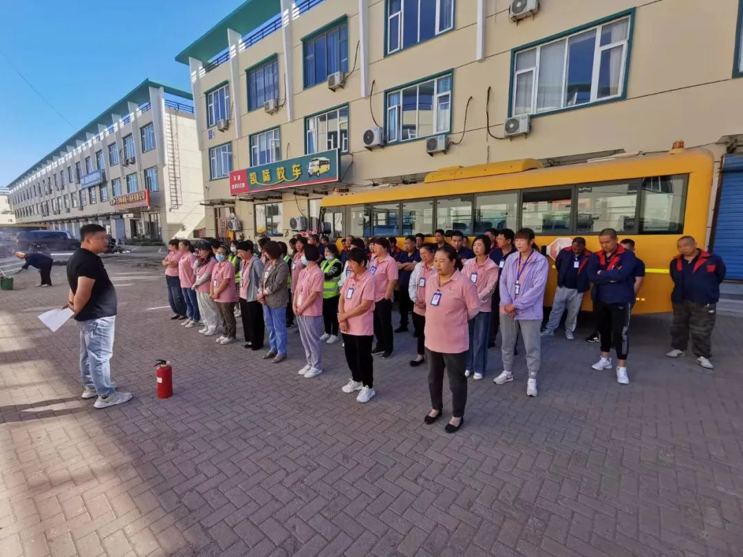 以演筑防，安全“童”行丨凱際校車開啟消防交通預(yù)案應(yīng)急演練