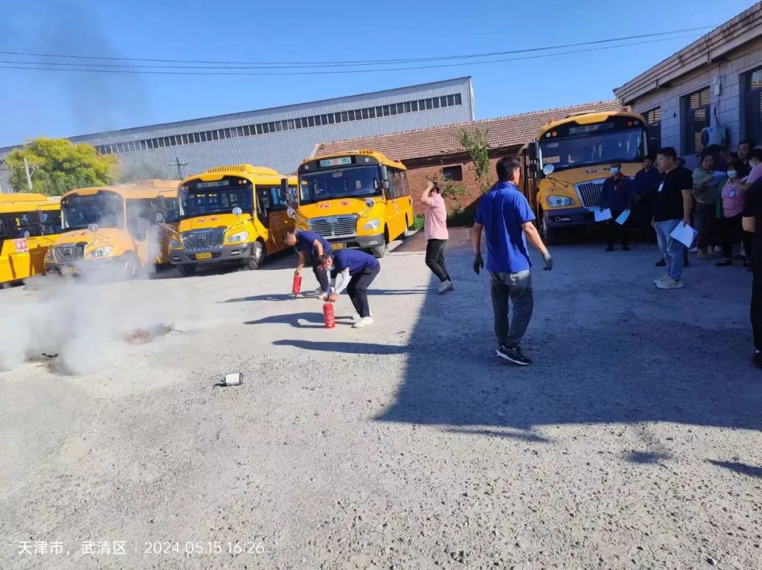 以演筑防，安全“童”行丨凱際校車開啟消防交通預(yù)案應(yīng)急演練