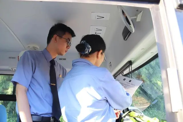 清遠(yuǎn)佛岡：AI檢察護(hù)“童”行，校車(chē)安全迎“智”變