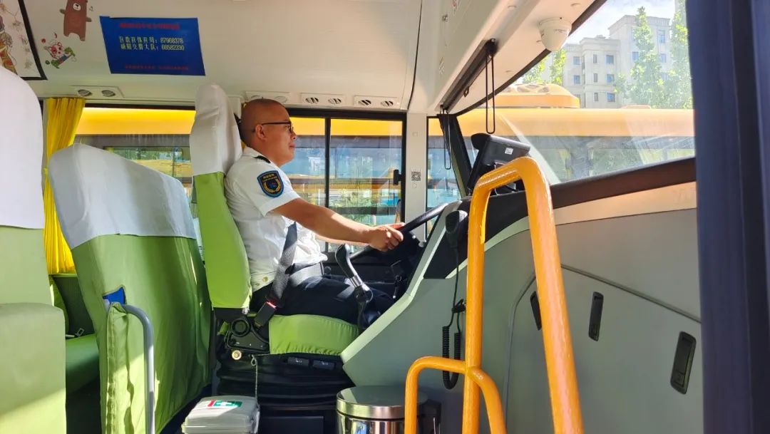 前進(jìn)的力量:溫馨校車公司聚焦榜樣人物 圖片