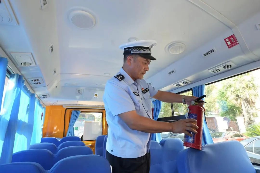 安全感拉滿的校車，看蜀黍如何“穩(wěn)穩(wěn)”拿捏！