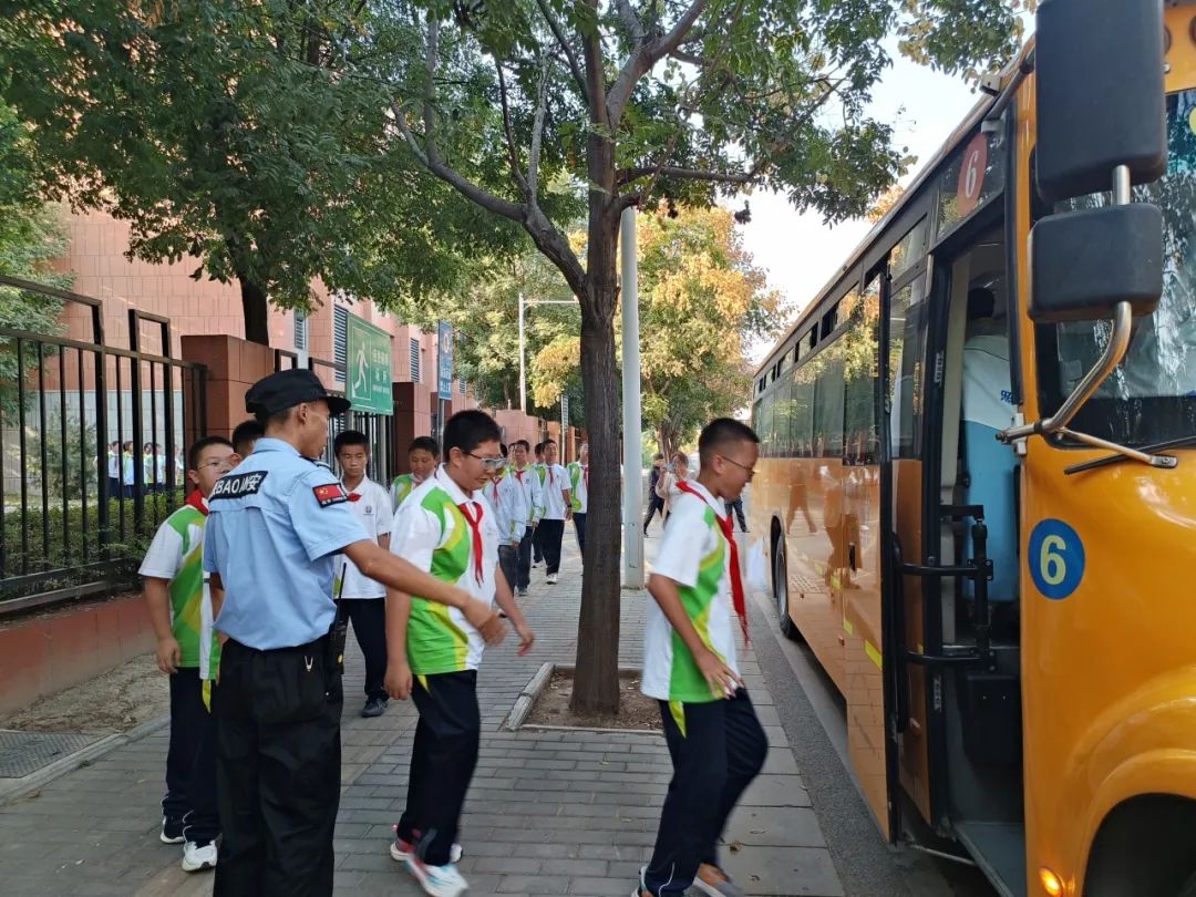 平安三中|我校開展校車疏散演練 圖片