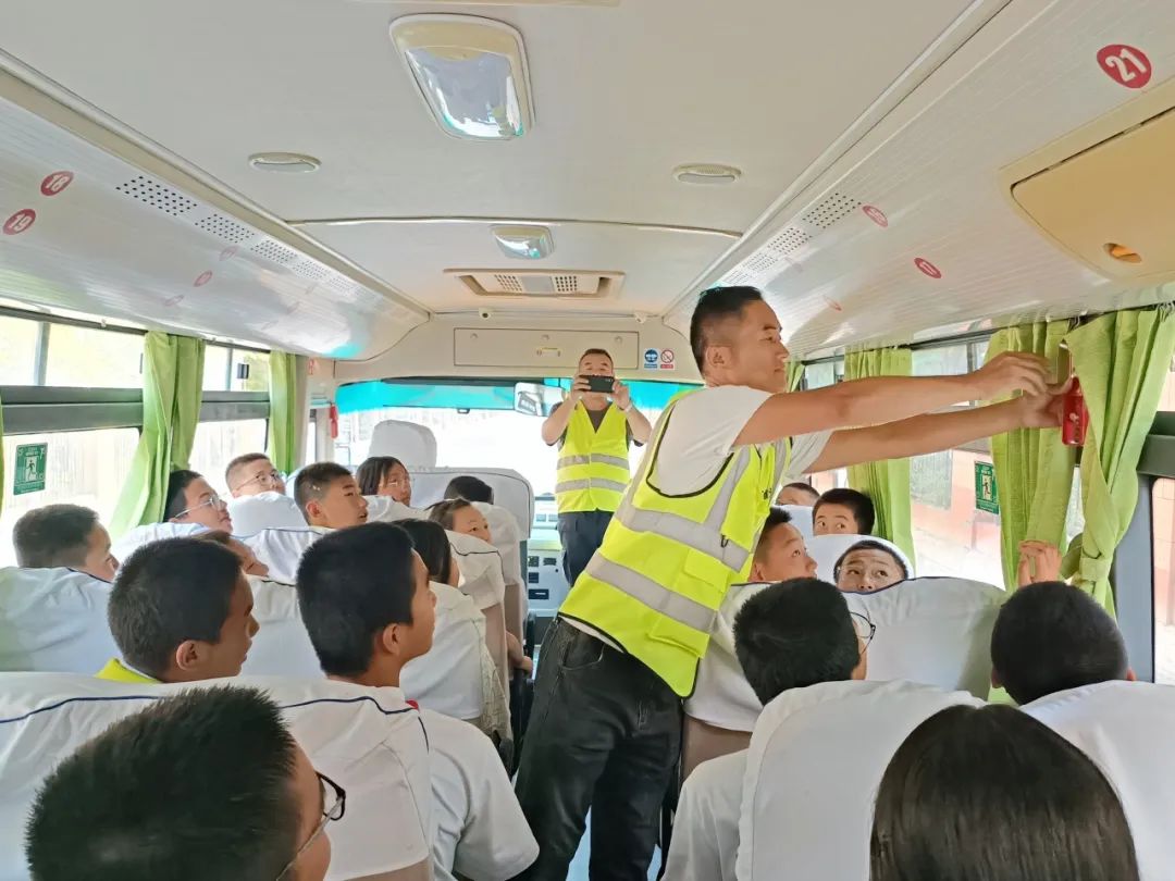 平安三中|我校開展校車疏散演練 圖片