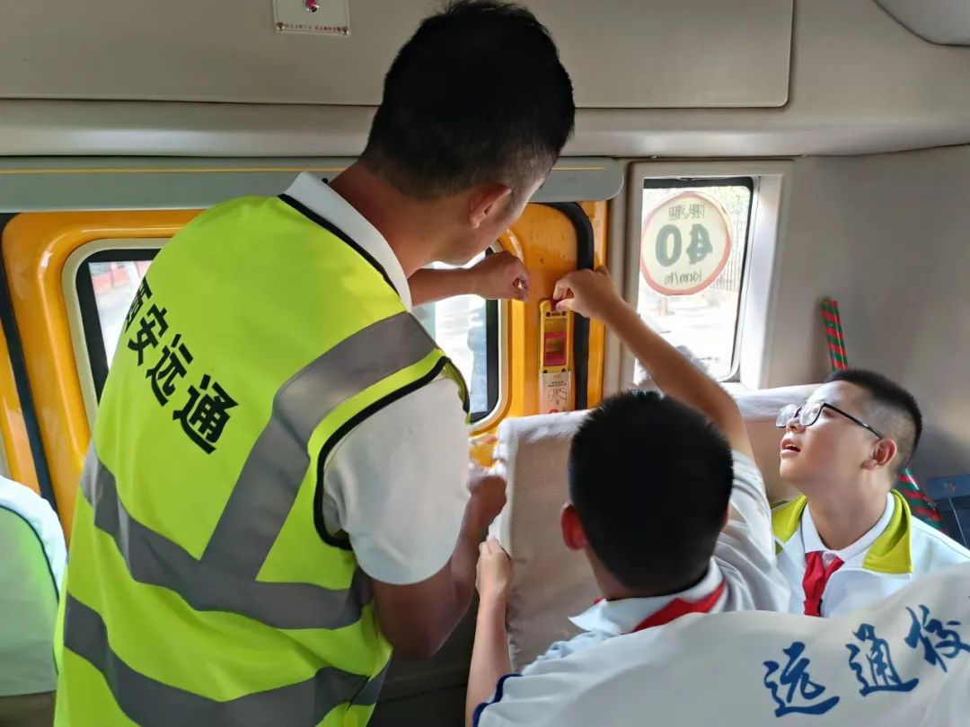 平安三中|我校開展校車疏散演練 圖片