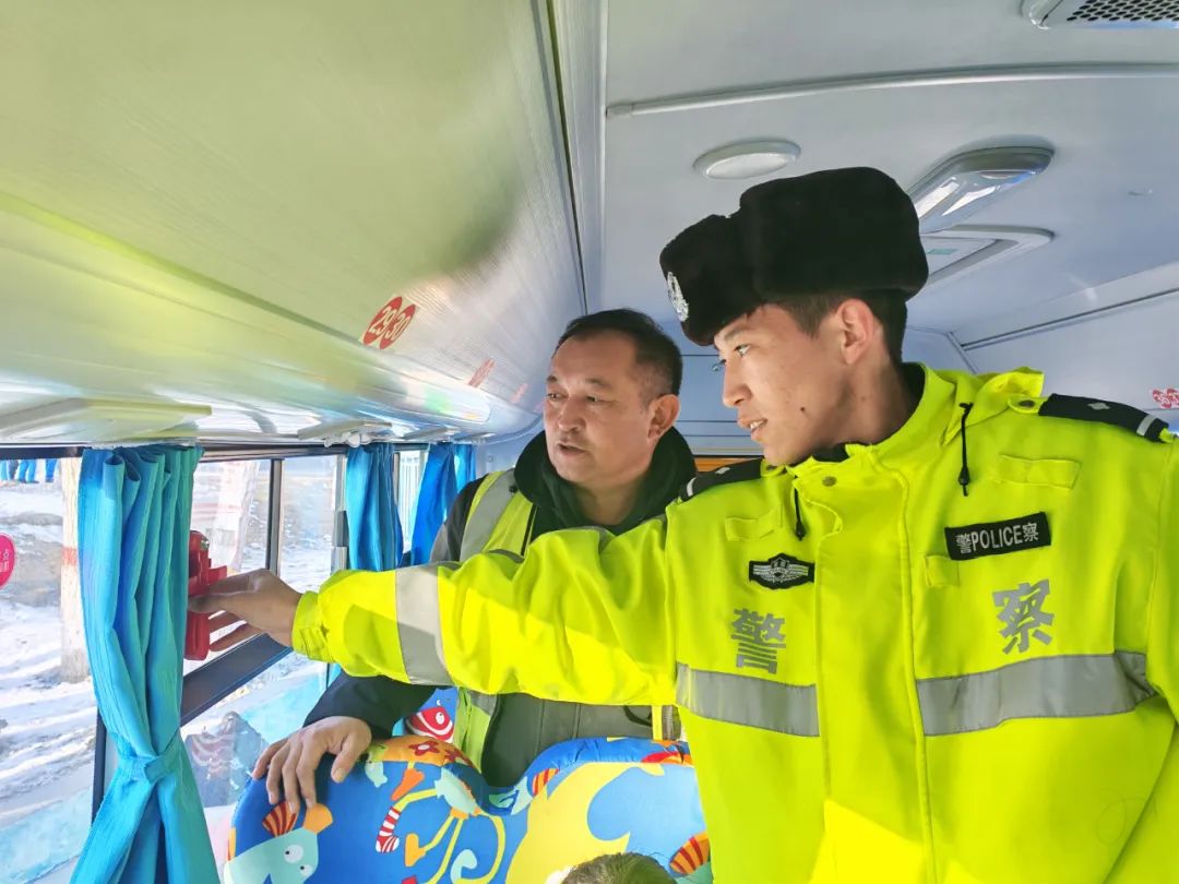 富蘊(yùn)公安：校車安全大檢查 擰緊出行“安全閥”