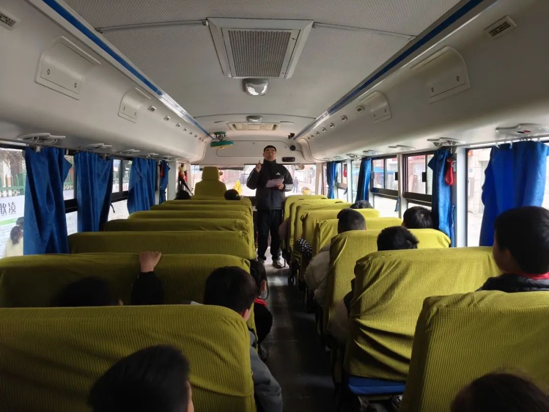 【金彩 安全】擰緊校車“安全閥” 筑牢學(xué)生“平安路”——金獅小學(xué)開展校車安全教育系列活動(dòng)