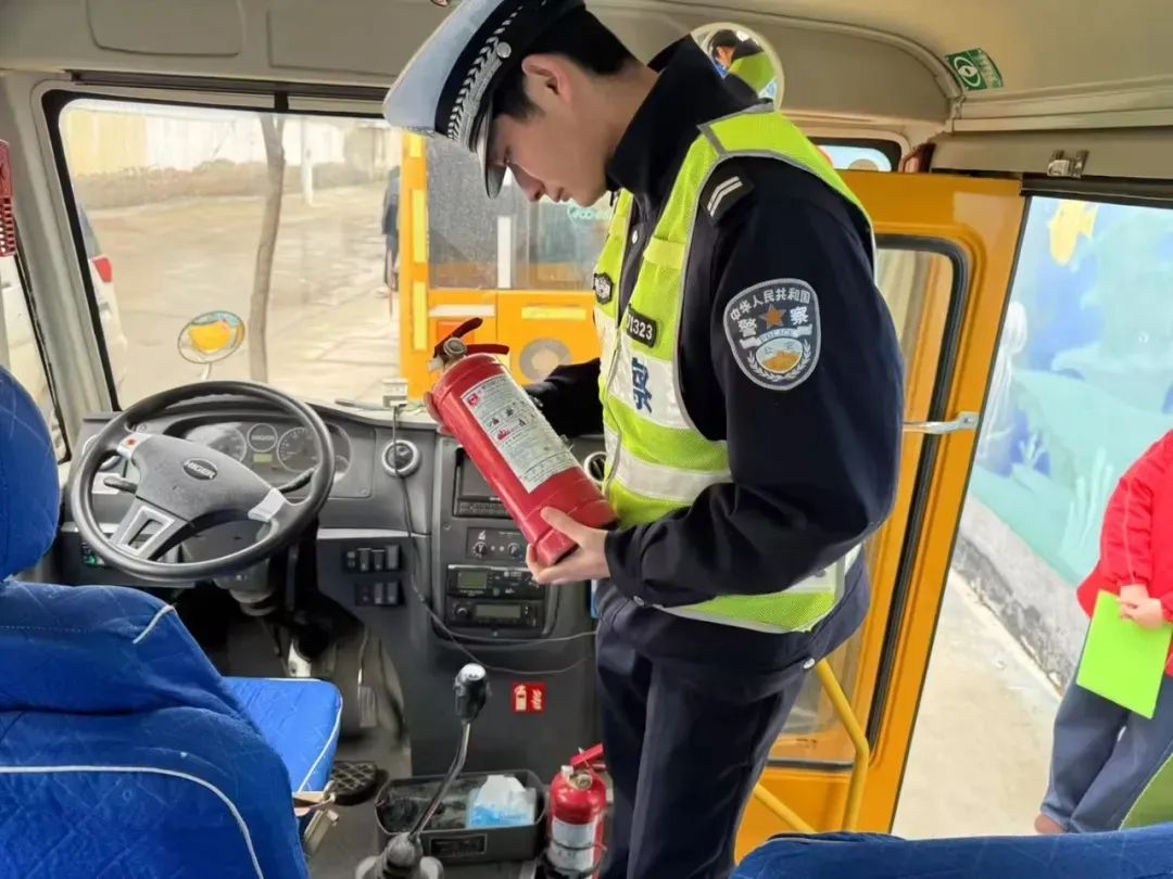 許昌公安：將安全“置頂” 為“平安”把關(guān)！