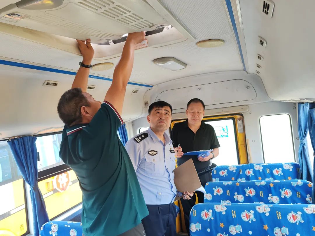 交通秩序暢通服務(wù)大提升夏季行動丨學(xué)生放暑假 交通安全不放假 交通秩序暢通服務(wù)大提升夏季行動丨學(xué)生放暑假 交通安全不放假